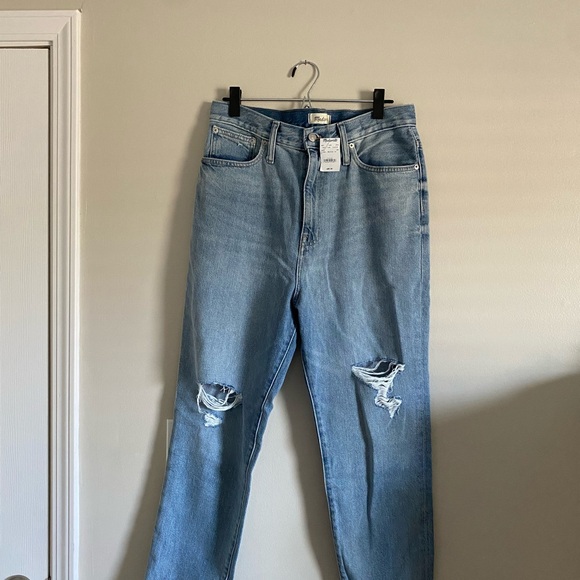 Madewell High Rise Distressed The Mom Jean NWT Women’s size 30 - Picture 4 of 6